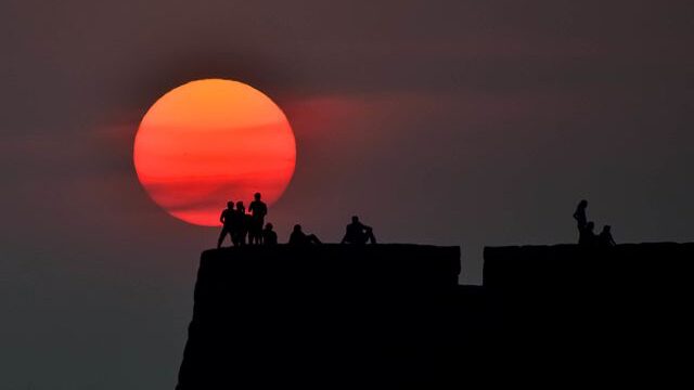 Beach_sunset_at_Alibag_INDIA