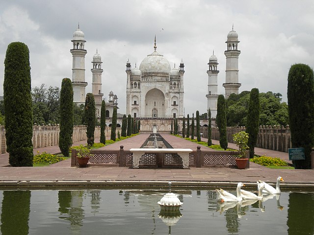 Bibi-Ka-Maqbara.jpg