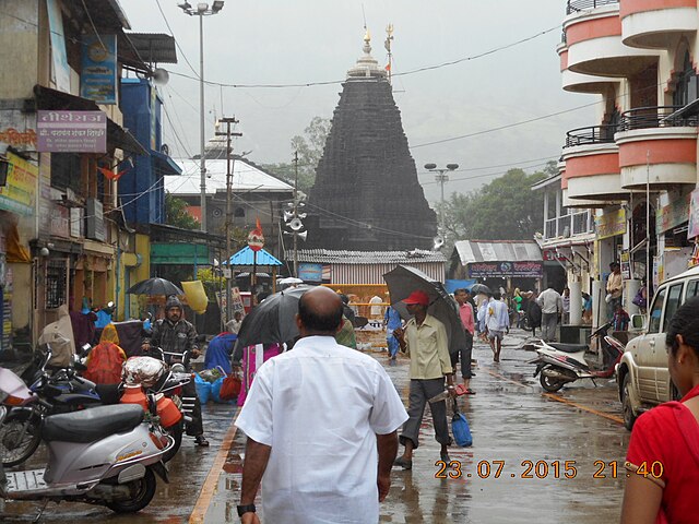 Trimbakeshwar Temple Visit during 1 Day Mumbai To Trimbakeshwar Trip