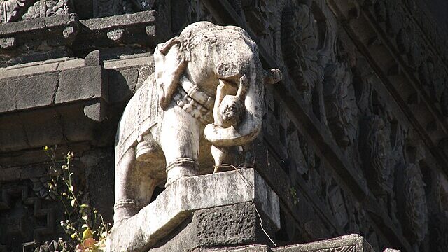 Trimbakeshwar-Temple-37