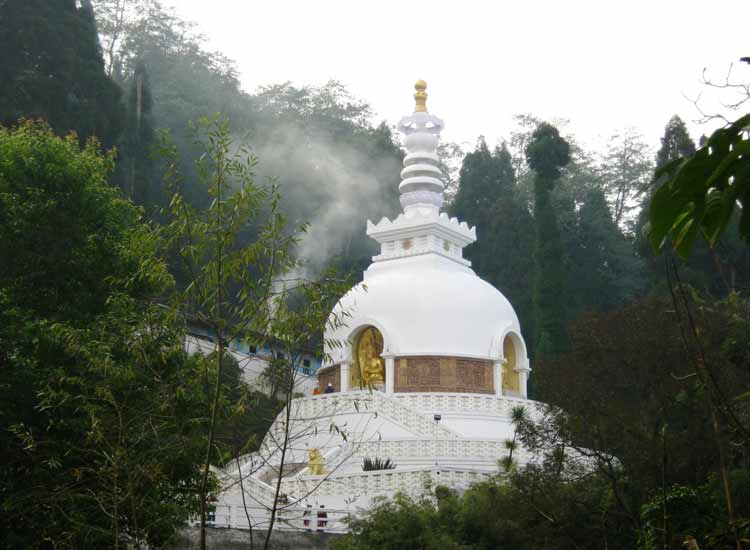 peace-pagoda-darjeeling.jpg