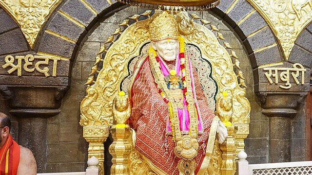 Shirdi Day Tour from Pune: Best Spiritual Journey