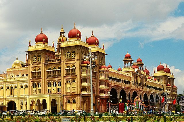 640px-Mysore_Palace,_India_(photo_-_Jim_Ankan_Deka)