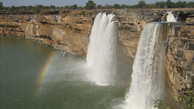 Chitrakoot_Falls,_Jagdalpur,_Chattisgarh