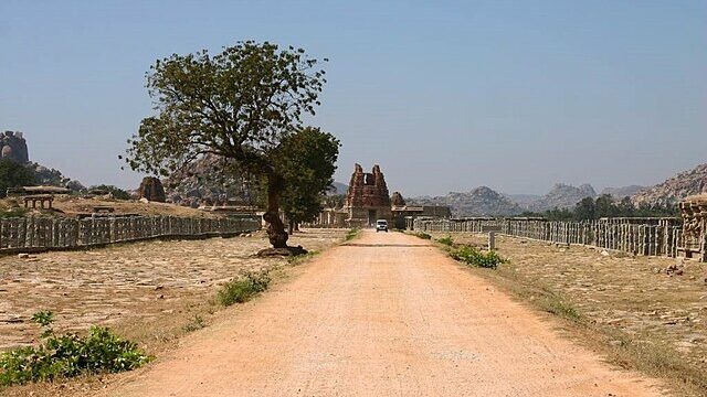 Hampi Bazaar1