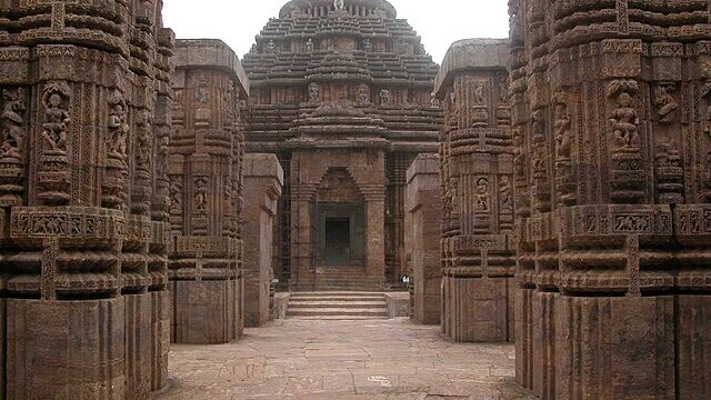 Cuttack to Konark One Day Tour Package