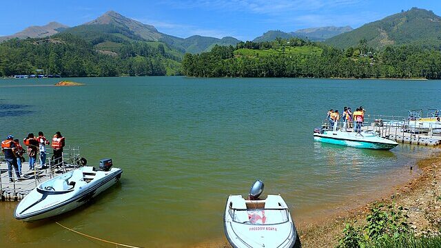 Mattupetty_Reservoir_Munnar_(25127775436)