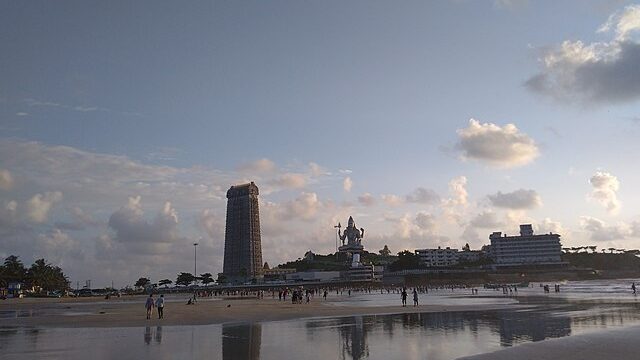 Murudeshwar_temple_from_beach