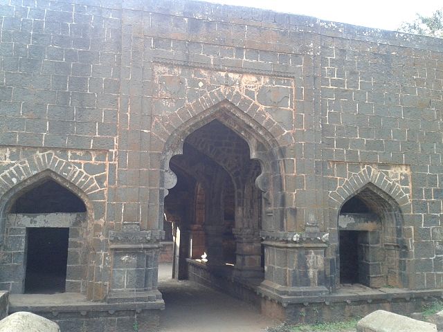 Panhala_fort_entrance2