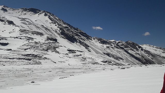 Snowfall_at_the_rohatang_pass